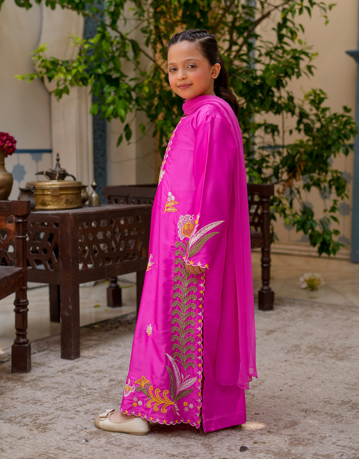 EMBRIODERED MAGENTA KURTA WITH TROUSER (ZNWR-56)