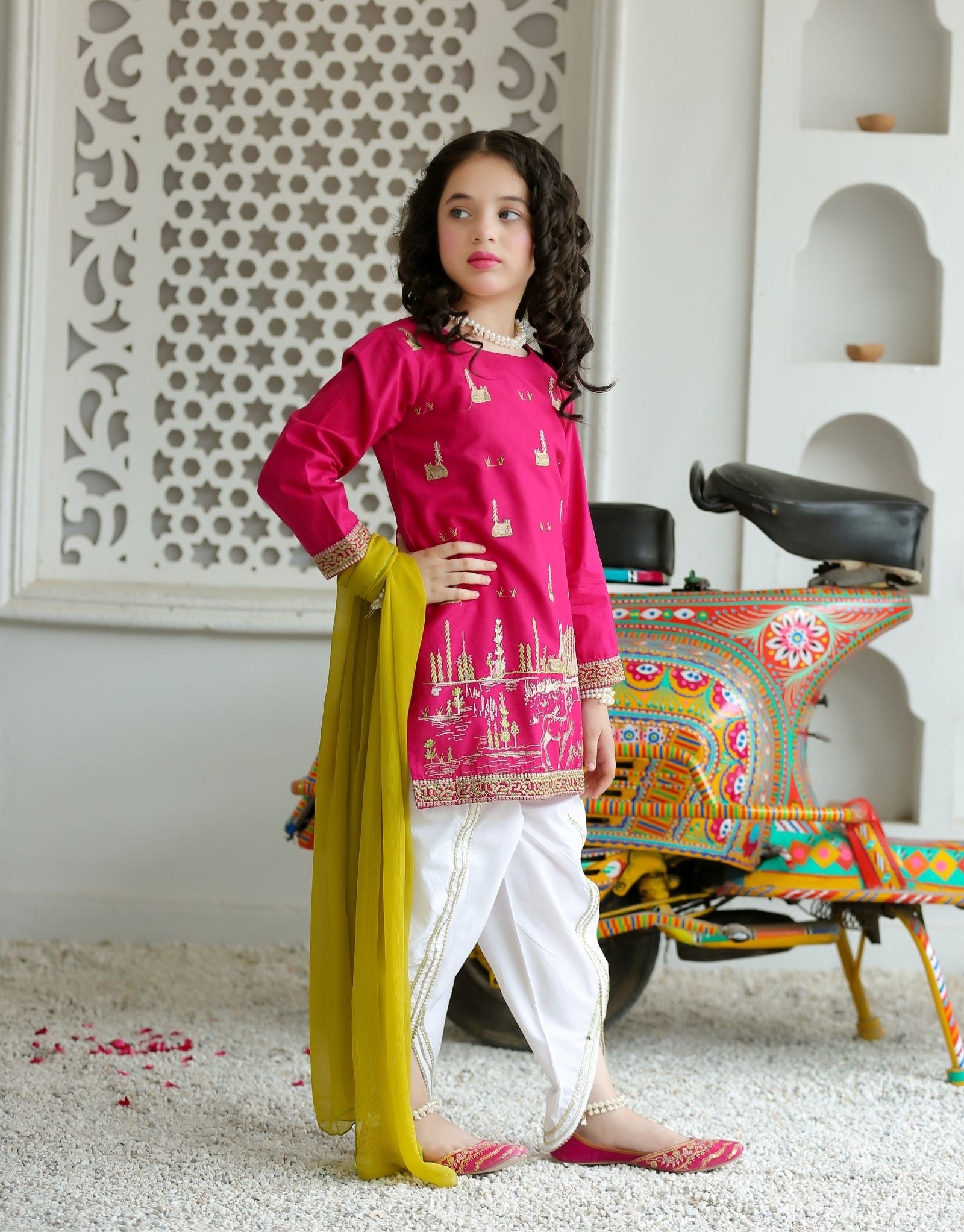 ZNSAP-04 EMBROIDERED COTTON 3 PCS