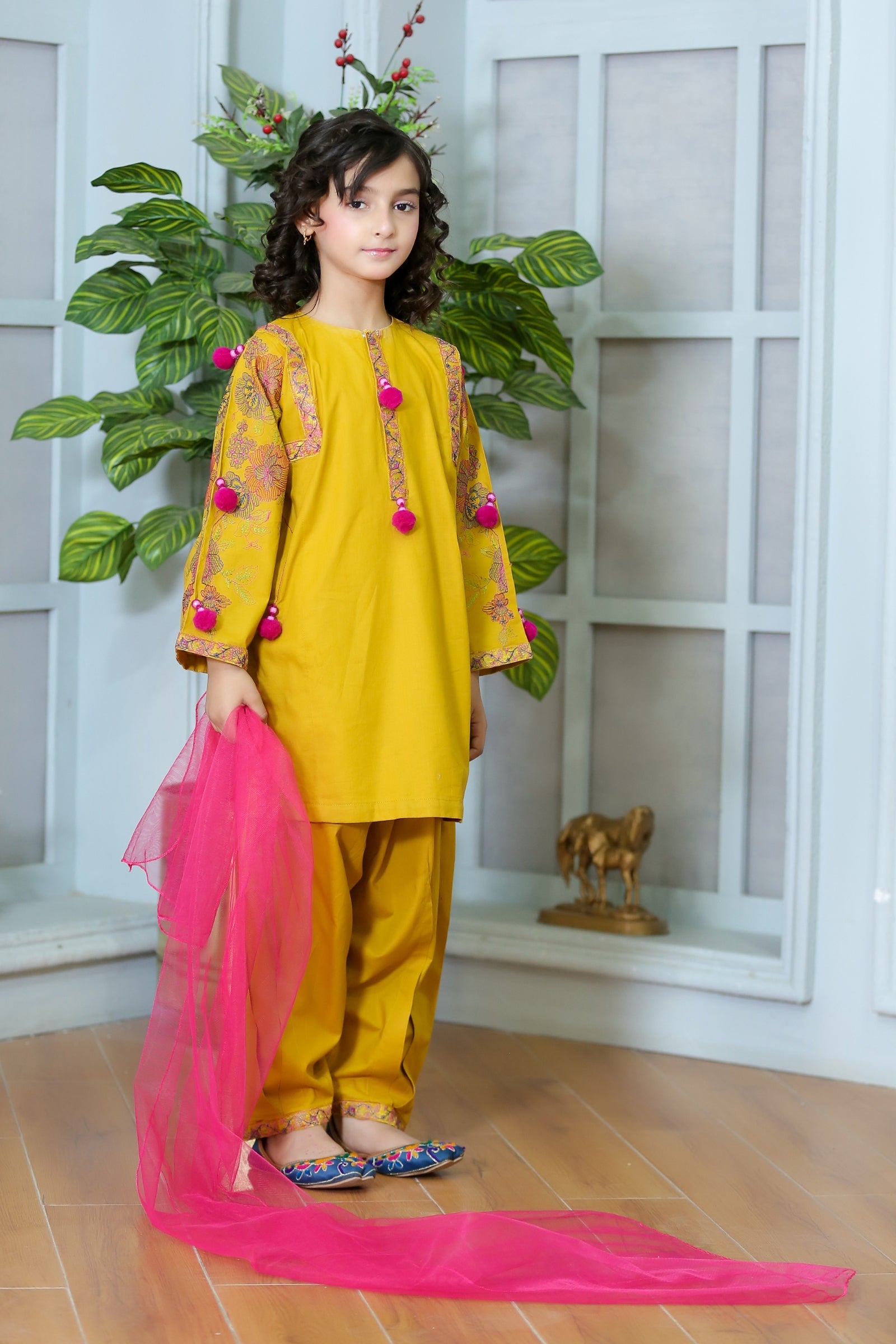 ZNSNM-05 EMBROIDERED COTTON 3 PCS