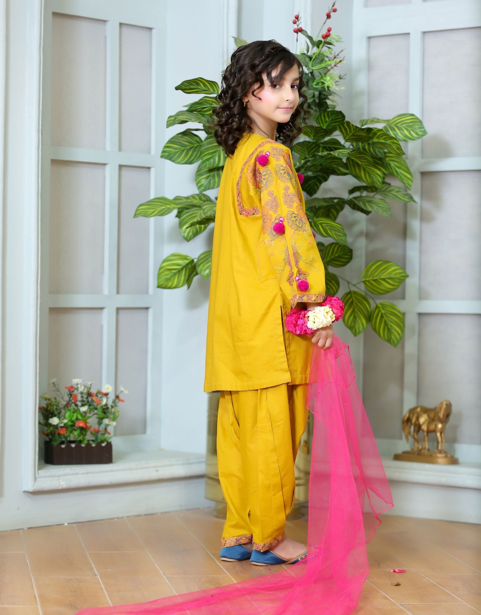 ZNSNM-05 EMBROIDERED COTTON 3 PCS